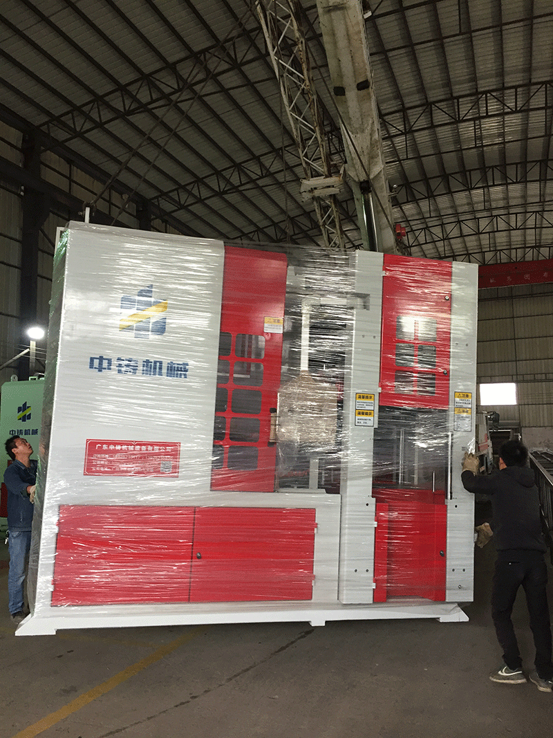 自動(dòng)造型設(shè)備裝車發(fā)貨中 自動(dòng)造型設(shè)備裝車發(fā)貨中