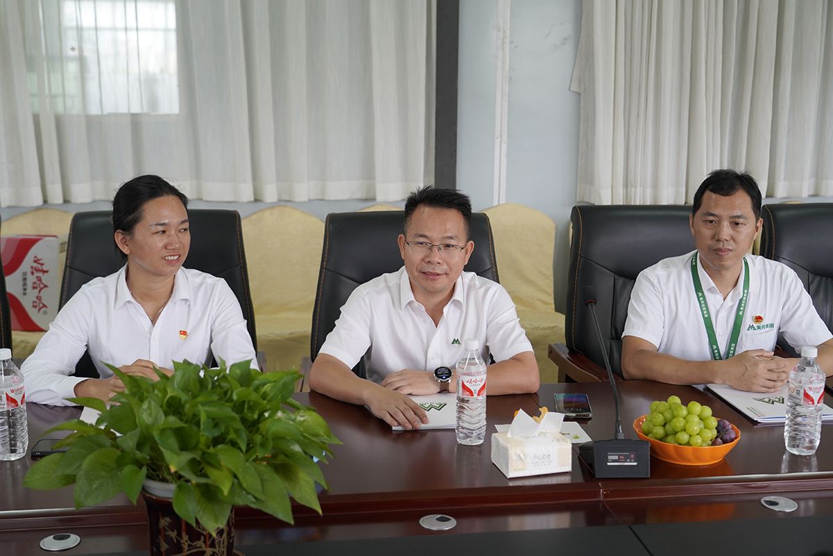 美邦集團(tuán)董事長盧紹宋發(fā)言 美邦集團(tuán)董事長盧紹宋發(fā)言