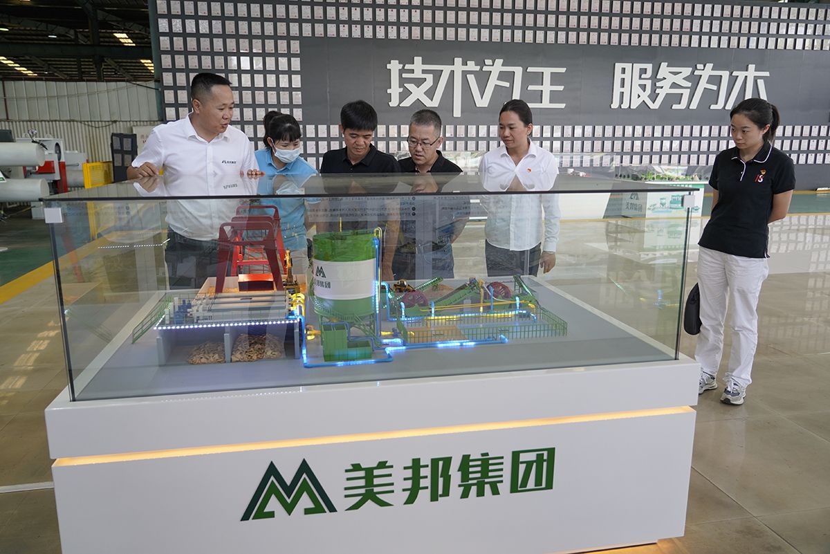 東風(fēng)日產(chǎn)發(fā)動機(jī)機(jī)關(guān)黨支部參觀美邦集團(tuán) 東風(fēng)日產(chǎn)發(fā)動機(jī)機(jī)關(guān)黨支部參觀美邦集團(tuán)